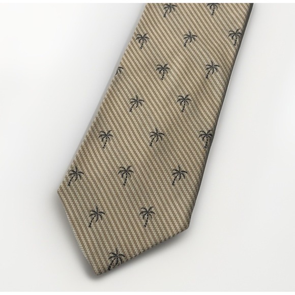 TOMMY BAHAMA  Palm Trees Beach Vacation Tan Men's 100% Silk Neck Tie - Picture 1 of 5